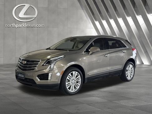 Used 2019 Cadillac XT5 Premium Luxury w/ Driver Assist Package image 3