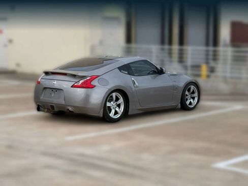 Used 2009 Nissan 370Z Touring RWD image 8