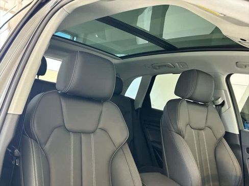 Certified 2025 Audi Q5 2.0T Premium Plus image 25