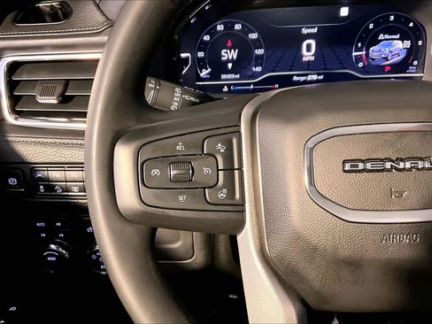 Used 2023 GMC Yukon XL Denali AWD/4WD image 24