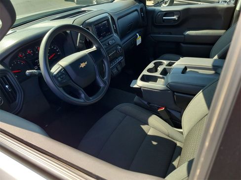 Used 2025 Chevrolet Silverado 1500 Custom image 10