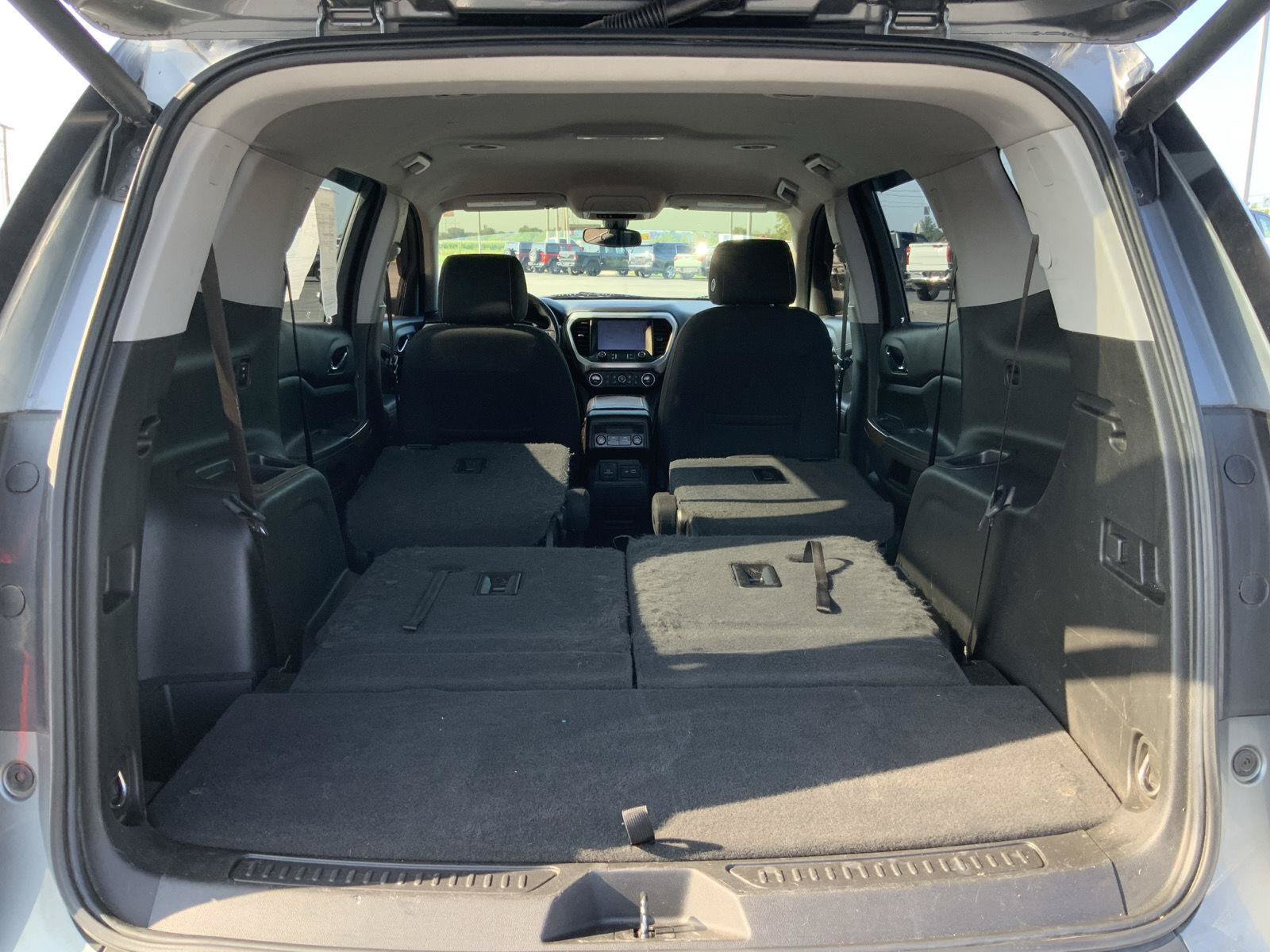 Used 2021 GMC Acadia SLE w/ Driver Convenience Package FWD image 11
