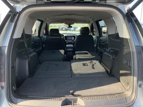 Used 2021 GMC Acadia SLE w/ Driver Convenience Package FWD image 11