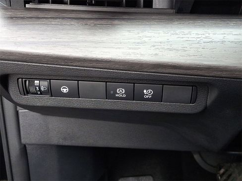 Used 2023 Nissan Ariya FWD image 26