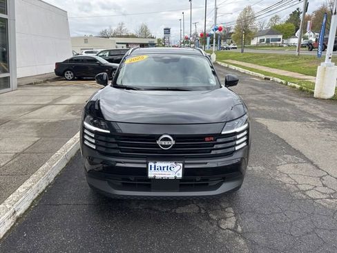 Used 2025 Nissan Kicks SR w/ SR Premium Package AWD/4WD image 4