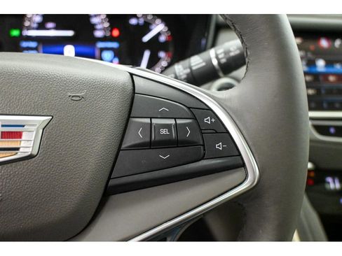 Used 2017 Cadillac XT5 Luxury w/ Driver Awareness Package image 38