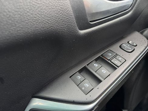 Used 2017 Toyota Camry SE image 16