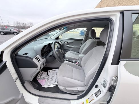 Used 2011 Toyota Corolla image 9