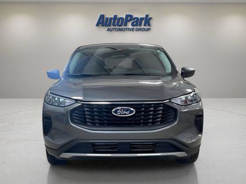 Used 2025 Ford Escape Active w/ Cold Weather Package FWD image 2