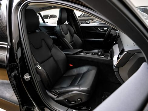 Used 2024 Volvo S60 B5 Core image 39