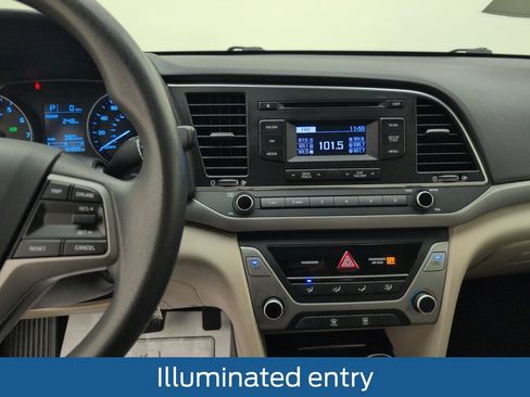 Used 2017 Hyundai Elantra SE FWD image 16