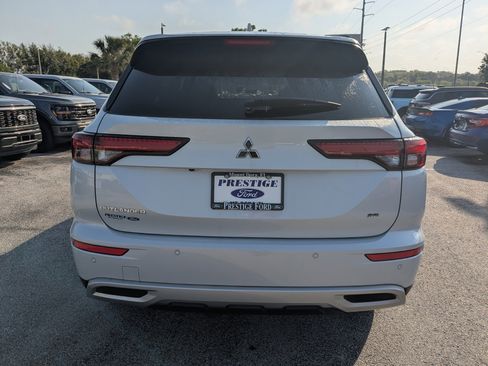 Used 2023 Mitsubishi Outlander SE image 21