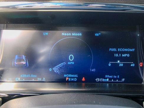 Used 2022 Lincoln Navigator 4WD image 23