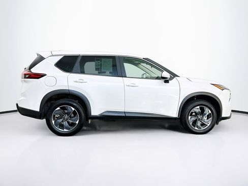 Used 2025 Nissan Rogue SV image 10