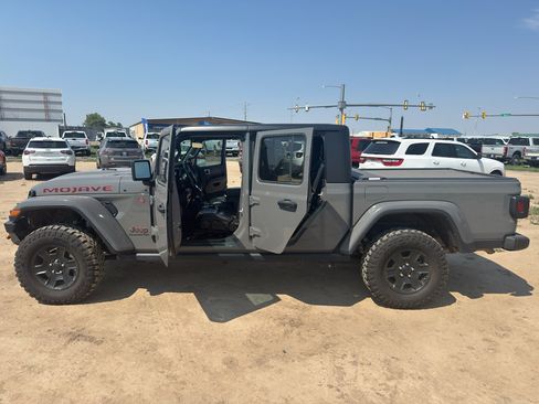 Used 2022 Jeep Gladiator Mojave w/ Cold Weather Group AWD/4WD image 26