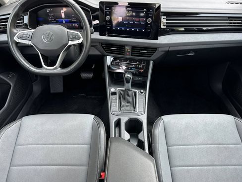 Used 2025 Volkswagen Jetta SE FWD image 13