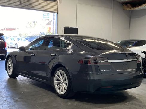 Used 2017 Tesla Model S image 2