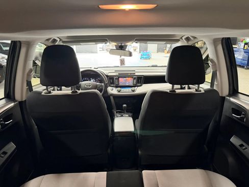 Used 2018 Toyota RAV4 XLE AWD/4WD image 23