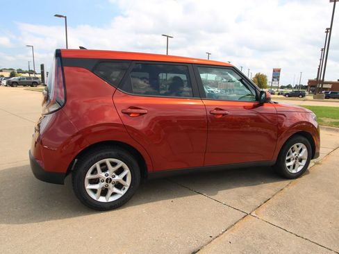 Used 2024 Kia Soul LX w/ Option Group 015 FWD image 5