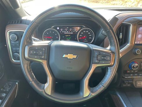 Used 2022 Chevrolet Silverado 2500 High Country image 13