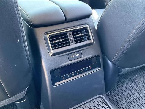 Used 2024 MAZDA CX-90 3.3 Turbo w/ Premium Package AWD/4WD image 28