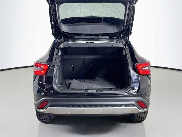 Used 2026 Chevrolet Trax LT w/ LT Convenience Package FWD image 34