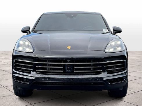 Used 2023 Porsche Cayenne Coupe image 3
