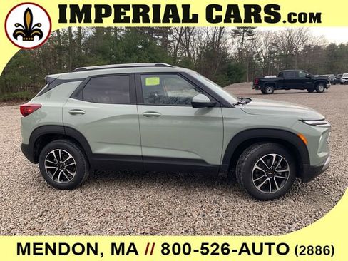 New 2026 Chevrolet TrailBlazer LT w/ LT Cold Weather Package AWD/4WD image 12
