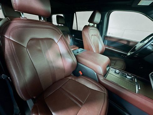 Used 2023 Ford Expedition Limited image 31