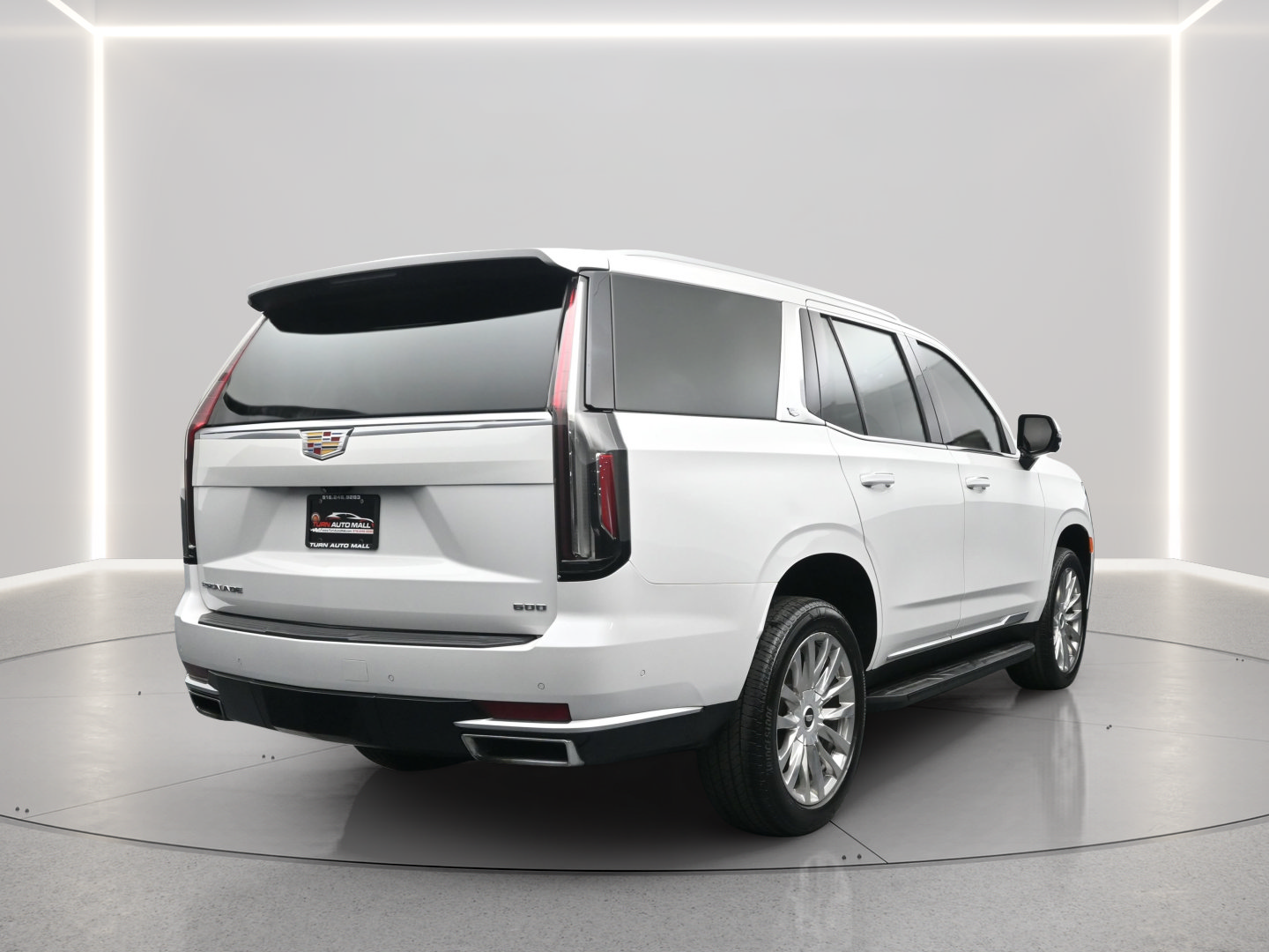 Used 2022 Cadillac Escalade Premium Luxury AWD/4WD image 8