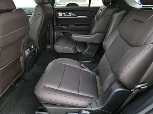 New 2026 Ford Explorer Platinum image 28