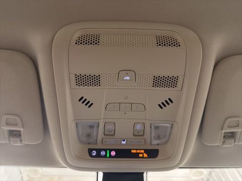 Used 2022 Cadillac XT6 Premium Luxury w/ Technology Package image 32