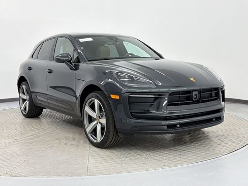 Used 2026 Porsche Macan AWD/4WD image 7