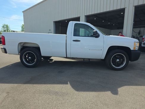 Used 2009 Chevrolet Silverado 1500 W/T RWD image 4