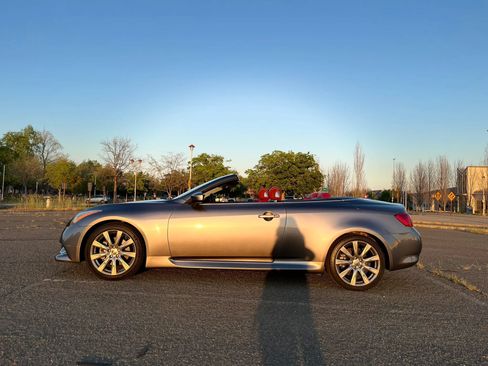 Used 2010 INFINITI G37 Anniversary Edition RWD image 9