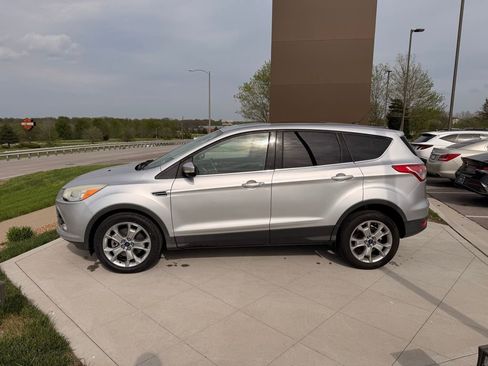 Used 2013 Ford Escape SEL image 2
