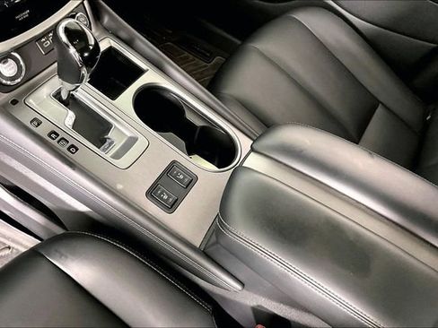 Used 2020 Nissan Murano SV w/ Premium Package image 17