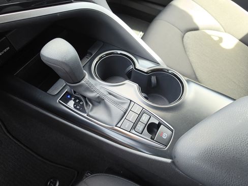 Certified 2020 Toyota Camry LE w/ Sunroof Package image 21