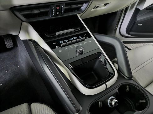 New 2026 Porsche Cayenne AWD/4WD image 18