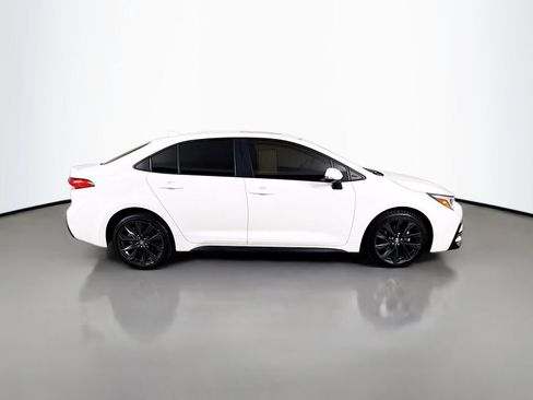 Certified 2023 Toyota Corolla SE w/ SE Premium Package FWD image 9