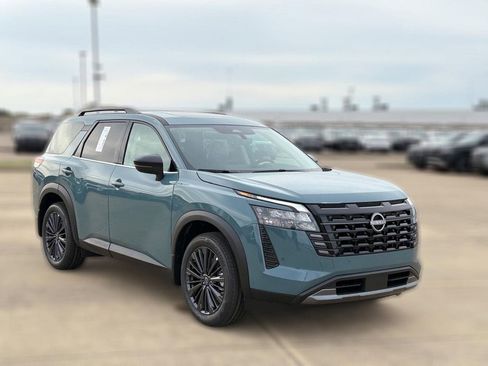 New 2026 Nissan Pathfinder SL FWD image 4