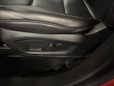 Used 2024 Ford Explorer XLT w/ Equipment Group 202A image 15