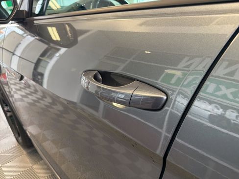 Used 2023 Volkswagen Atlas SEL R-Line image 10