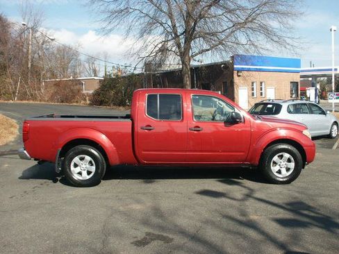 Used 2012 Nissan Frontier SV image 4