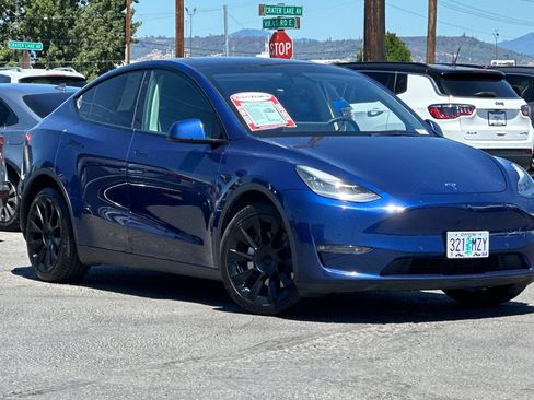Used 2021 Tesla Model Y Long Range AWD/4WD image 2