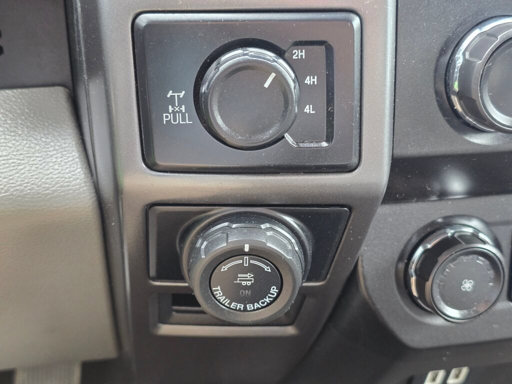 Used 2019 Ford F150 XLT w/ Heavy-Duty Payload Package AWD/4WD image 29