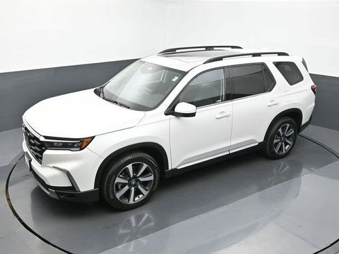 Used 2023 Honda Pilot Touring image 15