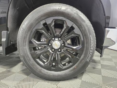 Used 2022 Chevrolet Silverado 1500 LTZ AWD/4WD image 11