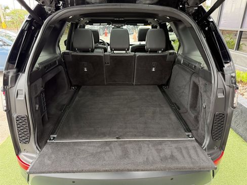 Used 2019 Land Rover Discovery SE AWD/4WD image 30