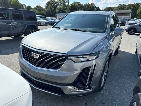 Used 2025 Cadillac XT6 Premium Luxury FWD image 1